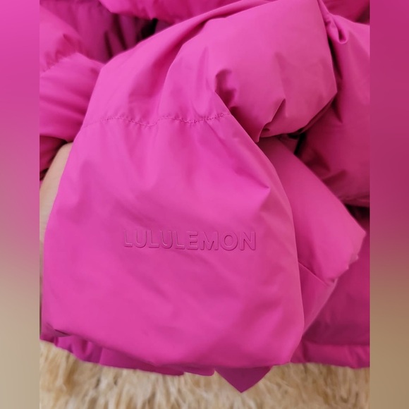 Lululemon💎NWOT💎Wunder Puff Super-Cropped Jacket Goose Down💎Sonic Pink💎Size 4 - Picture 9 of 15